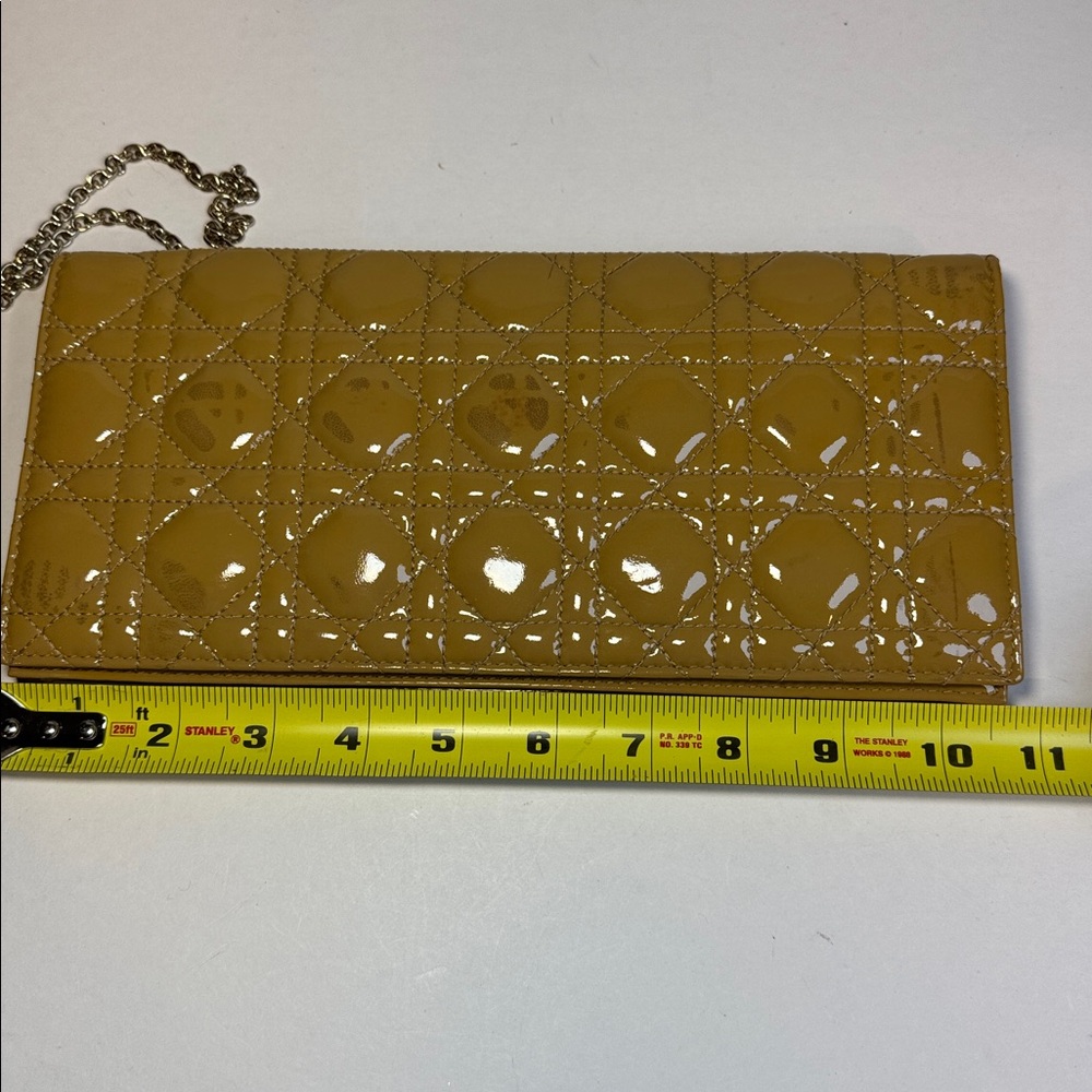Lady Dior Quilted
Patent Leather Cannage‎ Crossbody purse - Picture 6 of 8